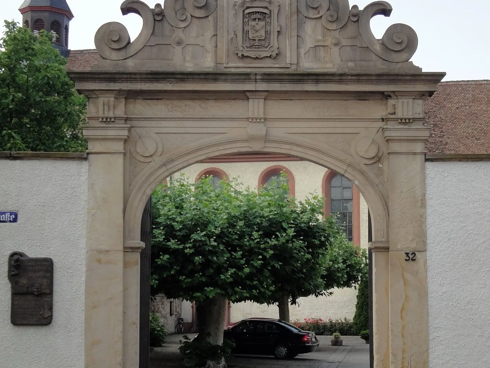 Kloster St. Magdalena in Speyer, Portal in der Hasenpfuhlstraße