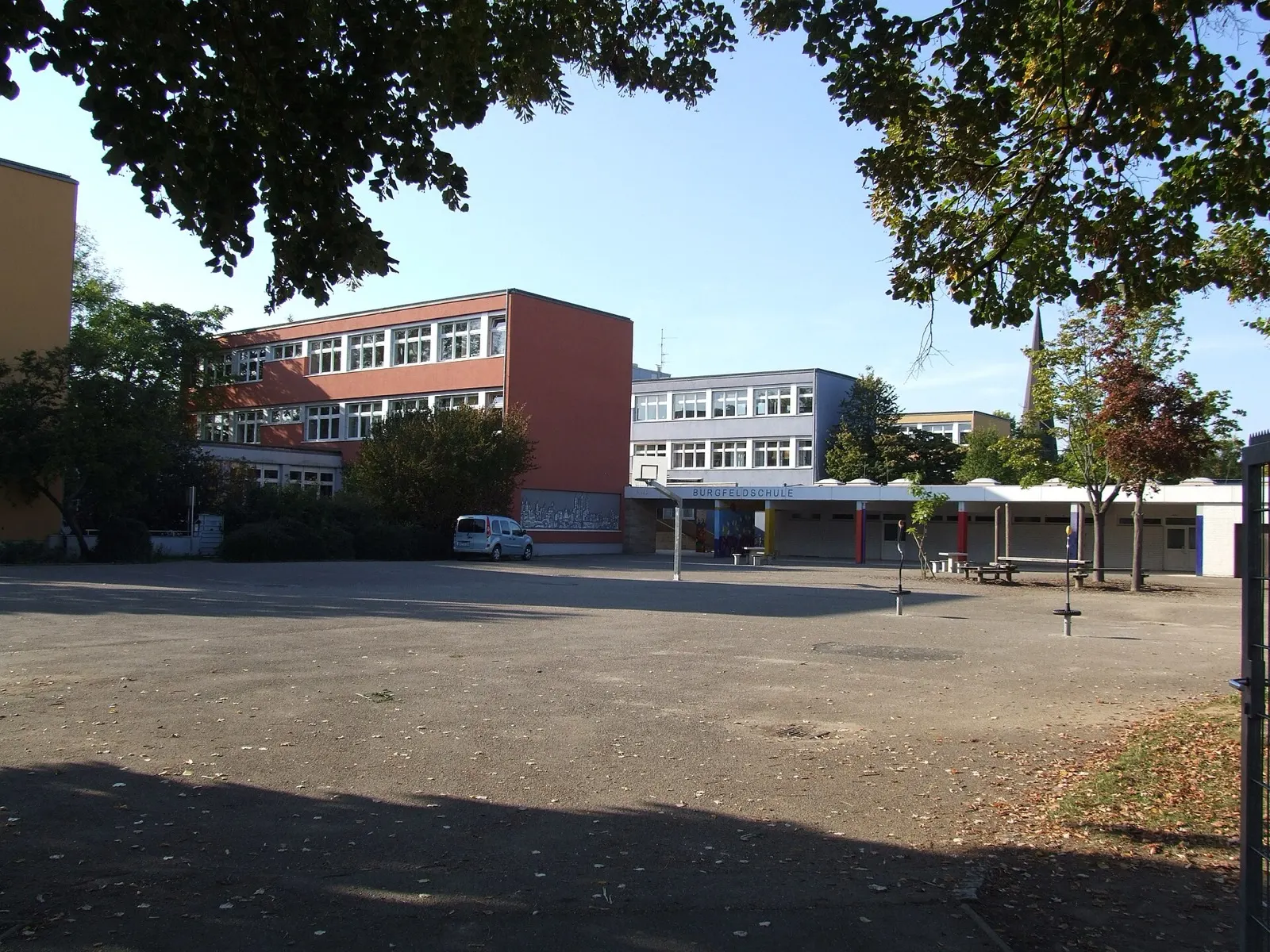 Stadtteil Speyer-West, Burgfeldschule von Südosten